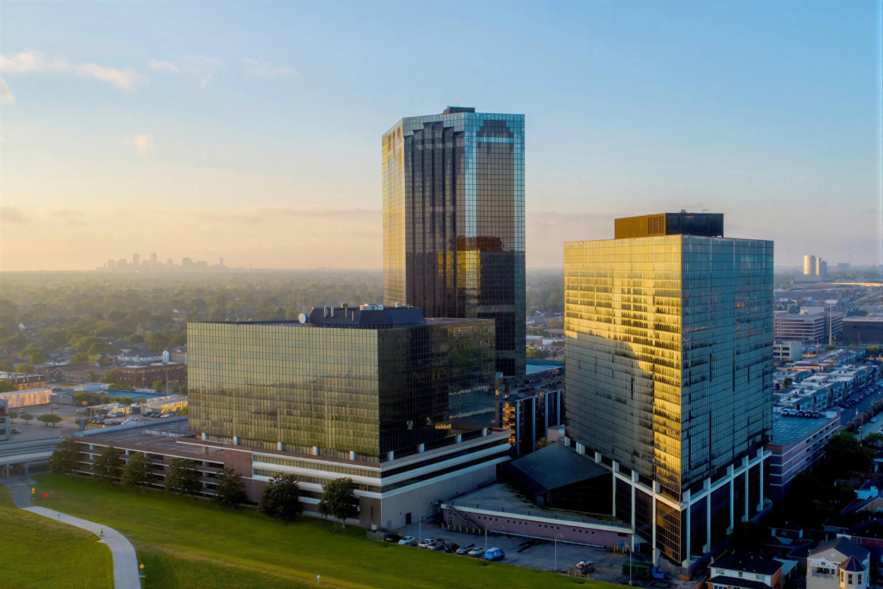 The Lakeway Center office buildings