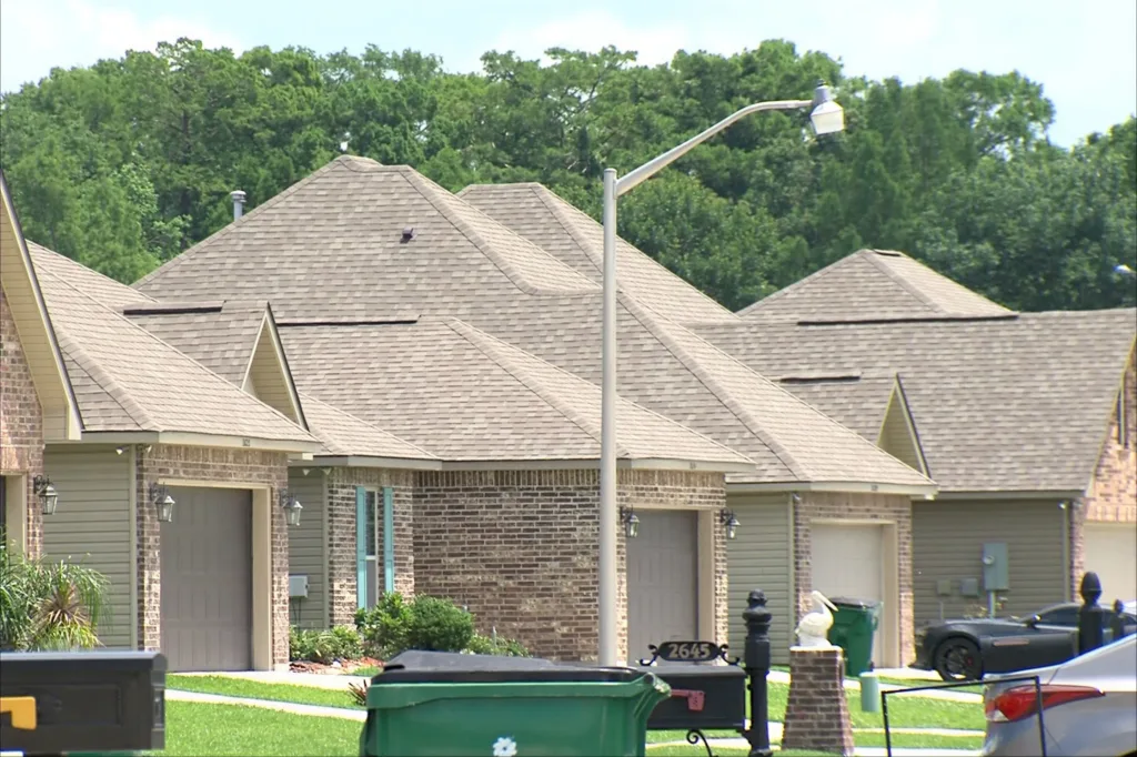 Estelle houses in Marrero